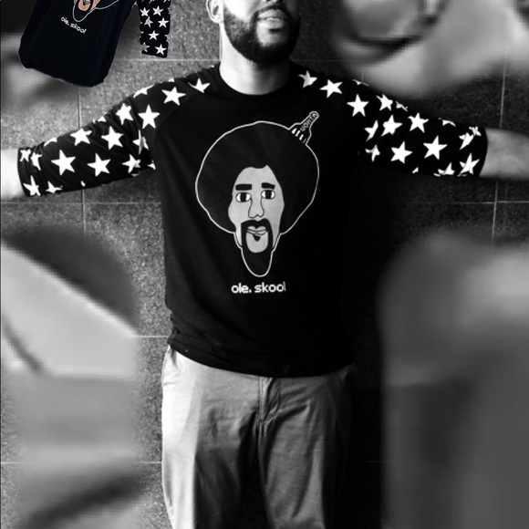 New black men’s shirt. Baseball length sleeves. - Picture 1 of 4